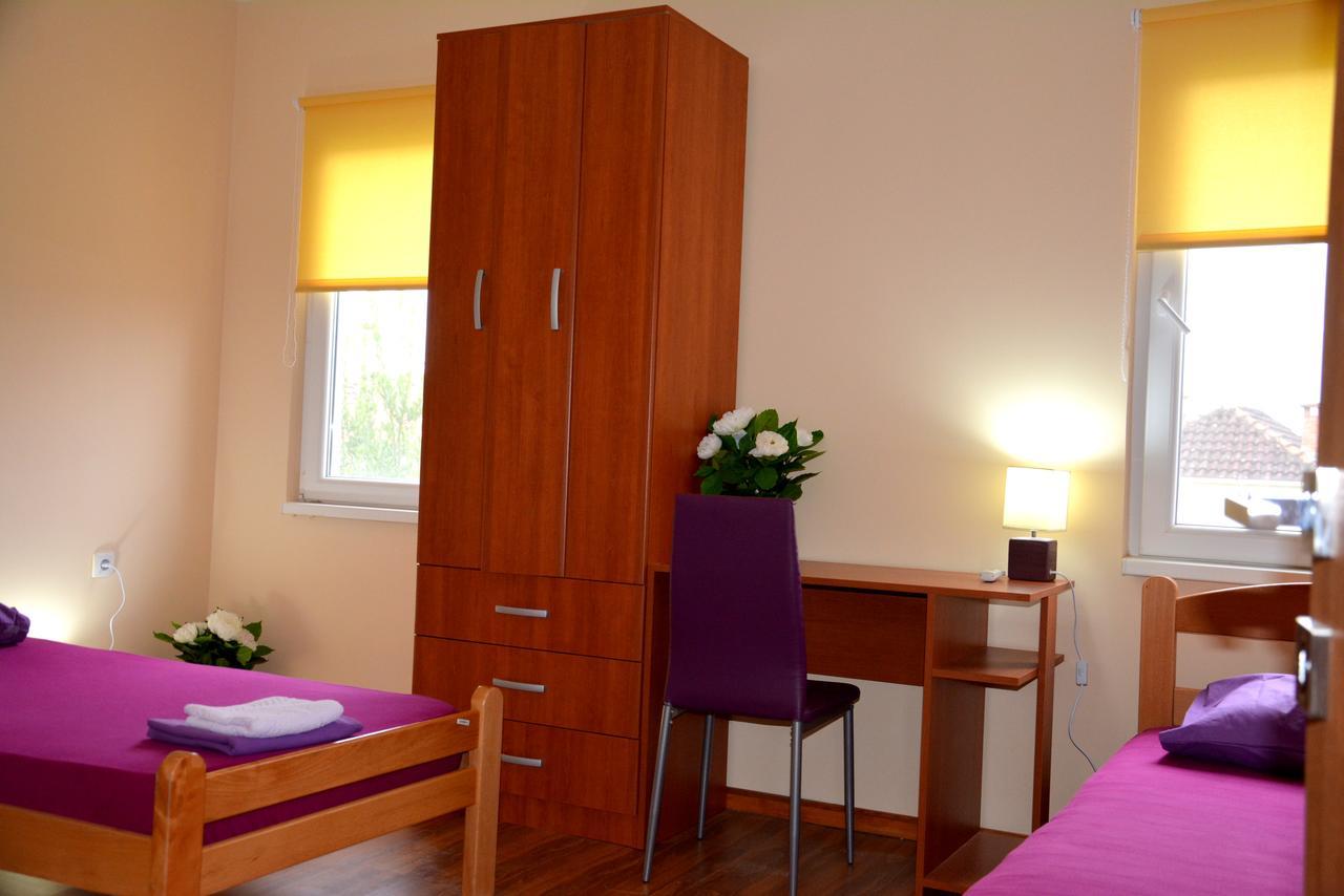 Montenegro Hostel B&B Podgorica Exterior photo