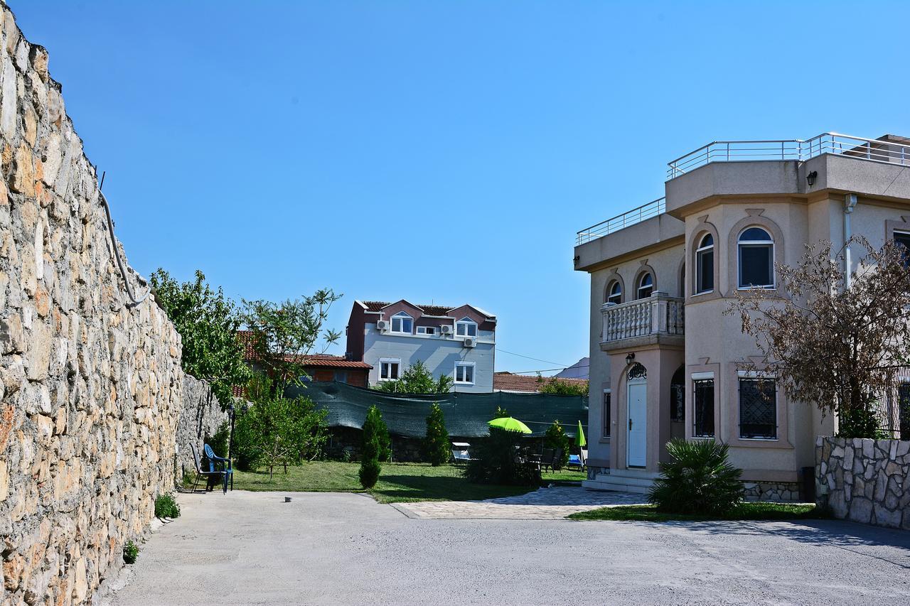 Montenegro Hostel B&B Podgorica Exterior photo